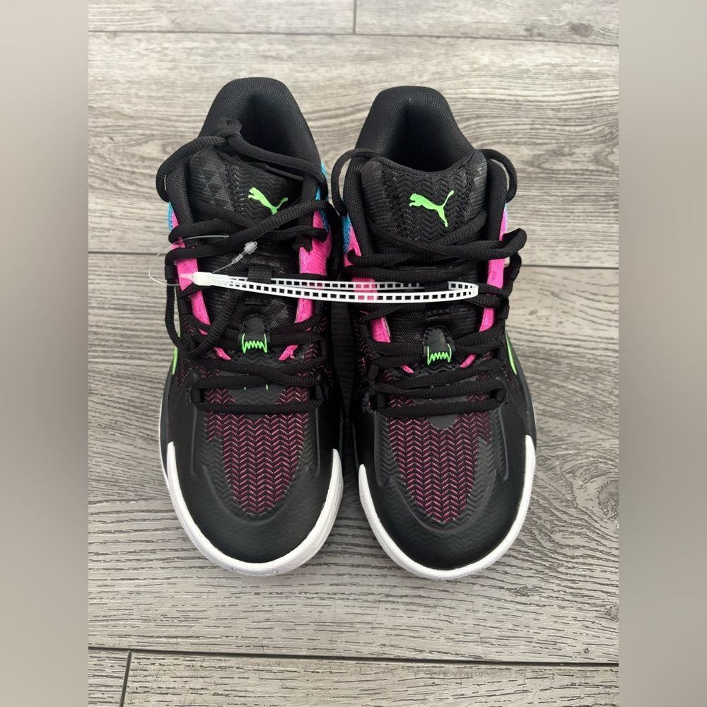 Puma Kids dagger basketball Black and Pink Sneakers with Green Accents NWOT